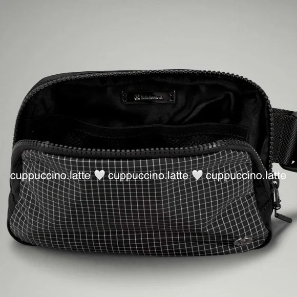 🖤NWT RARE🕸ORIGINAL Lululemon Everywhere Belt Bag in Black/White Grid Pattern